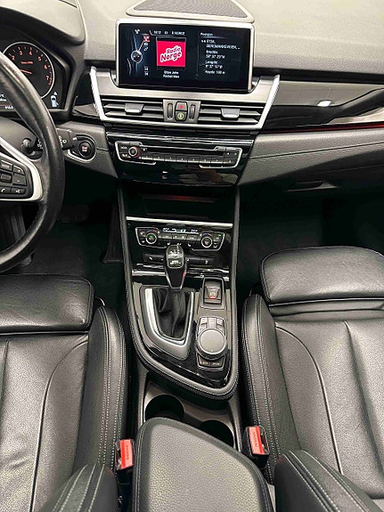 BMW 225xe 28 of 30