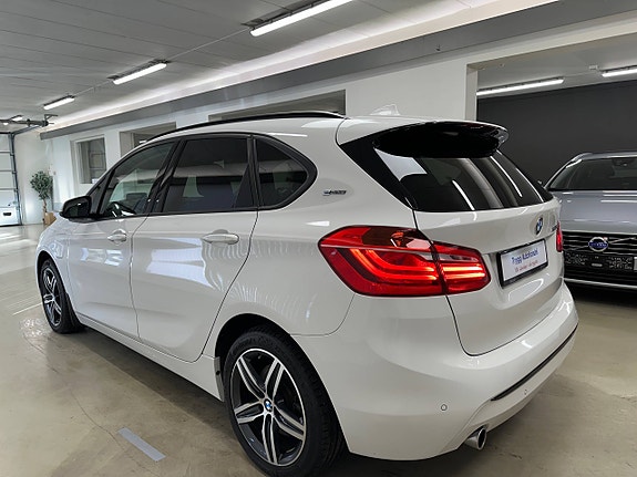 BMW 225xe 15 of 30