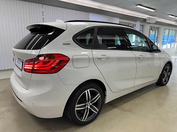 BMW 225xe 14 of 30