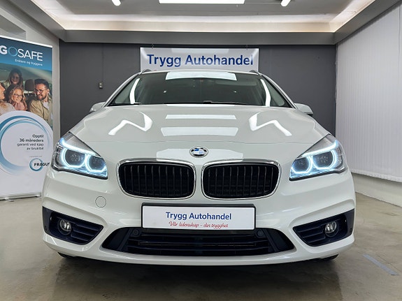 BMW 225xe 2 of 30
