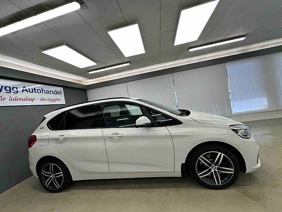 BMW 225xe 9 of 30