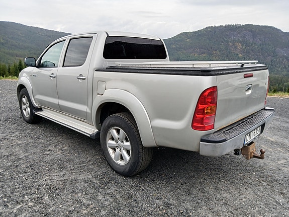 Toyota HiLux 6 of 10