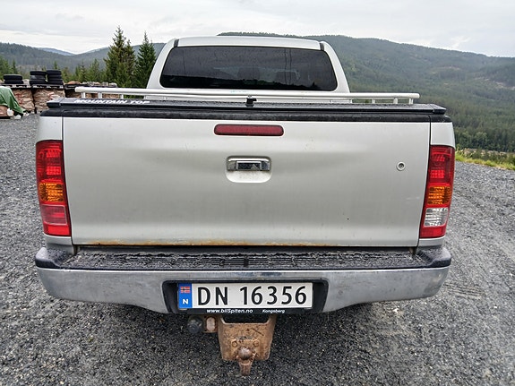 Toyota HiLux 5 of 10
