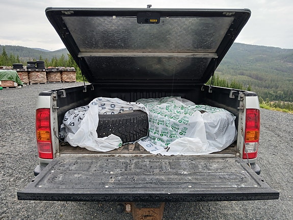 Toyota HiLux 8 of 10