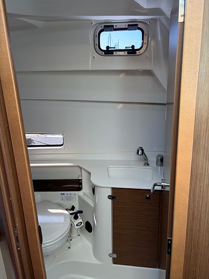 Beneteau Antares 9, 2018mod, Suzuki 350, selges 7 of 19