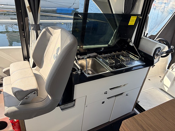 Beneteau Antares 9, 2018mod, Suzuki 350, selges 13 of 19