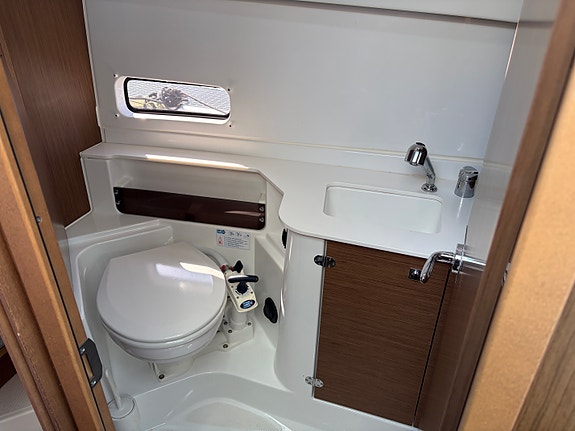 Beneteau Antares 9, 2018mod, Suzuki 350, selges 8 of 19