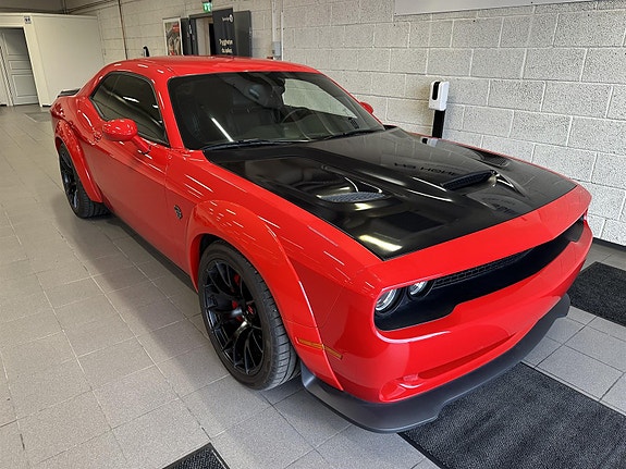 Dodge Challenger 8 of 26