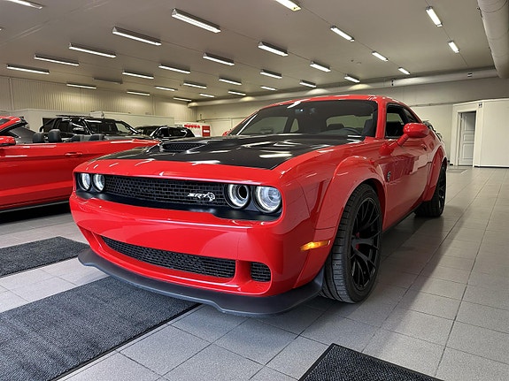 Dodge Challenger 3 of 26