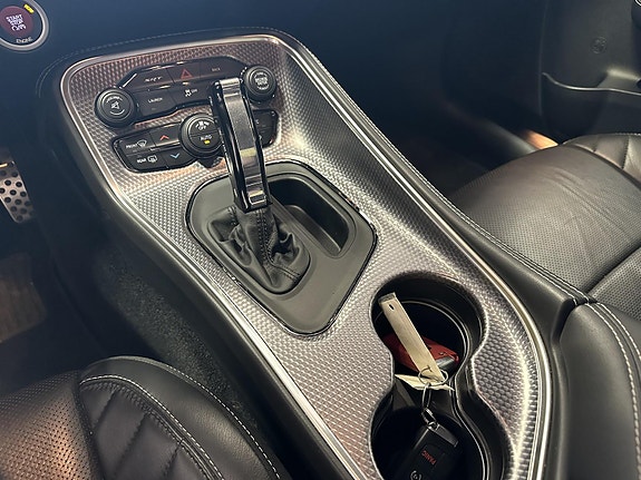 Dodge Challenger 13 of 26