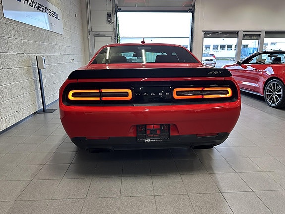 Dodge Challenger 5 of 26