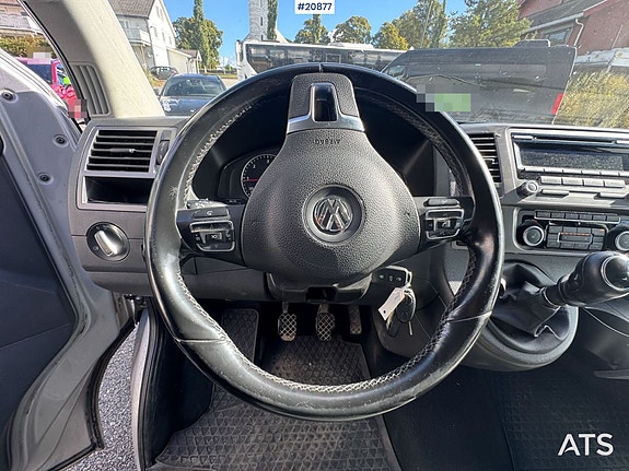 Volkswagen Caravelle 12 of 29