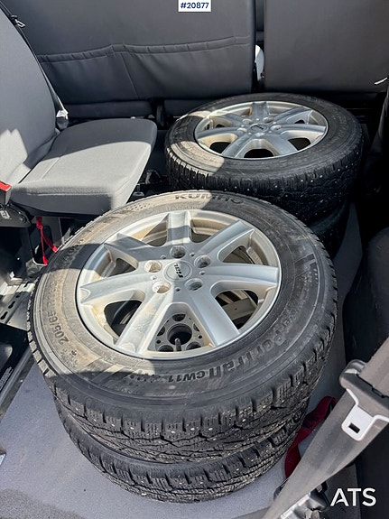Volkswagen Caravelle 27 of 29