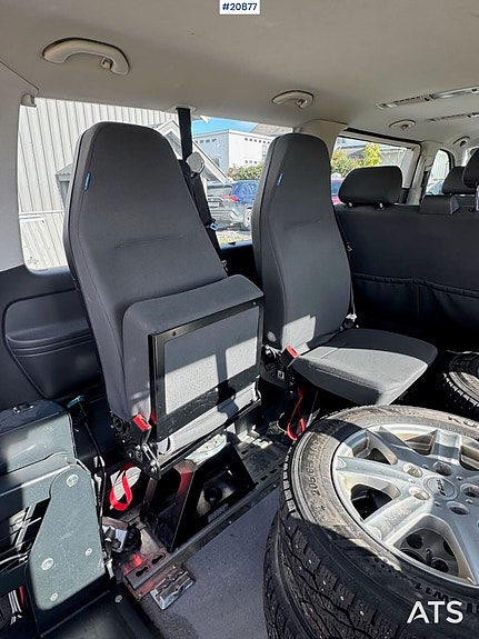 Volkswagen Caravelle 20 of 29