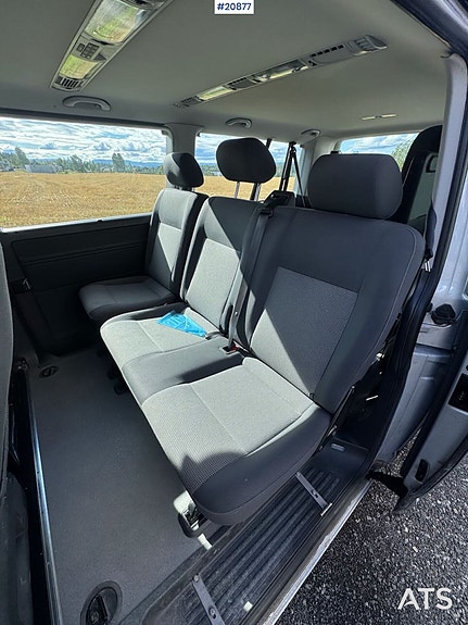 Volkswagen Caravelle 19 of 29