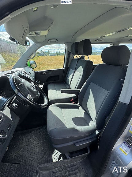 Volkswagen Caravelle 11 of 29