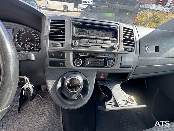 Volkswagen Caravelle 15 of 29