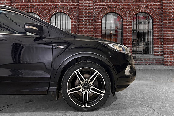Ford Kuga 4 of 29