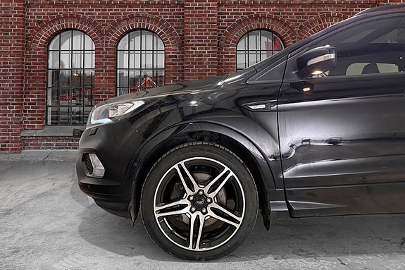 Ford Kuga 2 of 29