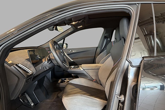 BMW iX 8 of 23