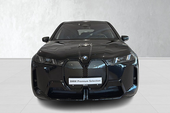 BMW iX 2 of 23