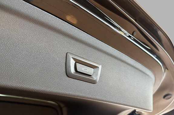 BMW iX 27 of 28