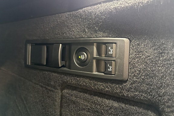 BMW iX 26 of 28