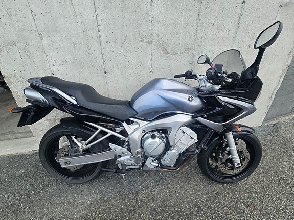 Yamaha FZ6-S Fazer 2 of 5