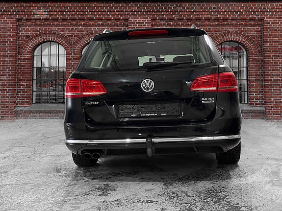 Volkswagen Passat 7 of 23