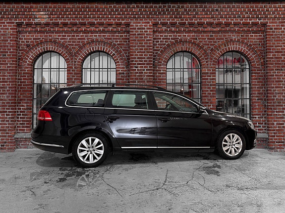 Volkswagen Passat 9 of 23