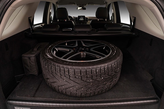 Mercedes-Benz GLE500 e 26 of 27