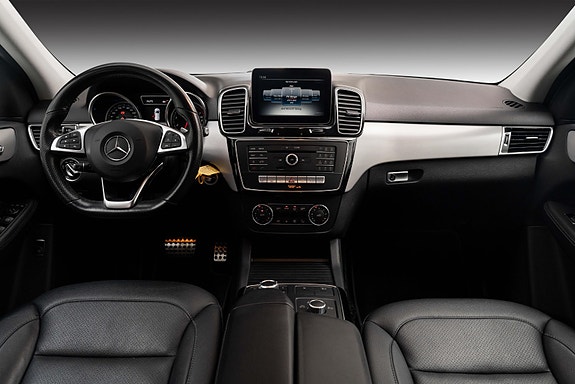 Mercedes-Benz GLE500 e 21 of 27