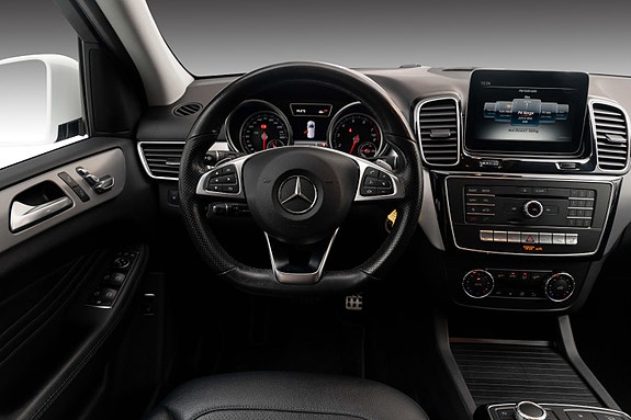 Mercedes-Benz GLE500 e 22 of 27
