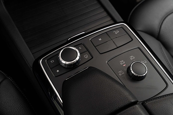 Mercedes-Benz GLE500 e 13 of 27