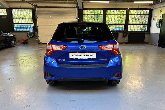 Toyota Yaris 4 of 29