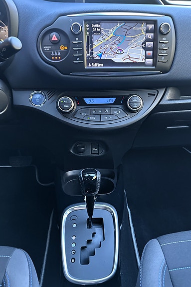 Toyota Yaris 19 of 29