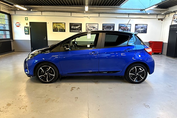 Toyota Yaris 2 of 29