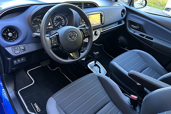 Toyota Yaris 9 of 29