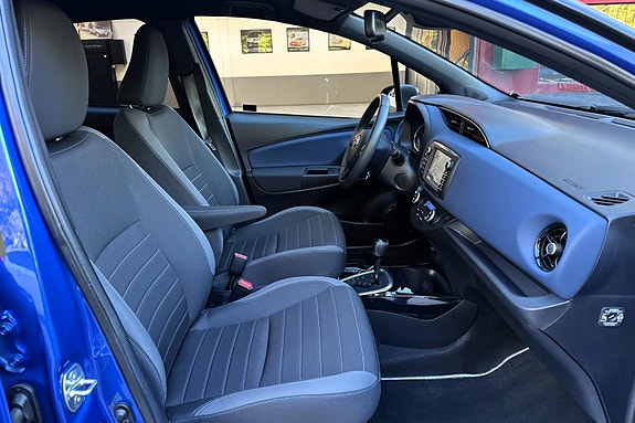 Toyota Yaris 14 of 29