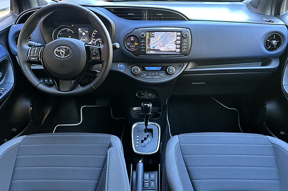 Toyota Yaris 12 of 29
