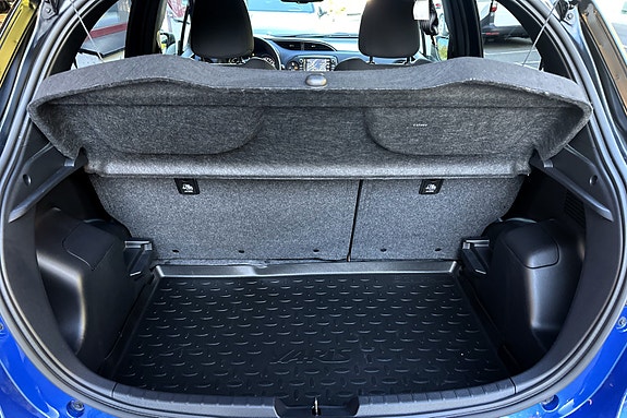 Toyota Yaris 16 of 29