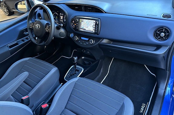 Toyota Yaris 15 of 29