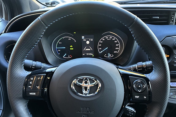 Toyota Yaris 17 of 29