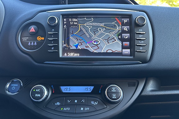 Toyota Yaris 20 of 29