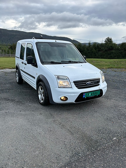 Ford Transit Connect 3 of 11