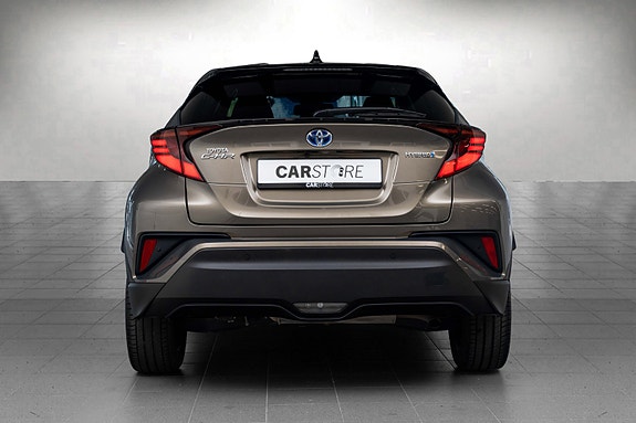 Toyota C-HR 8 of 25