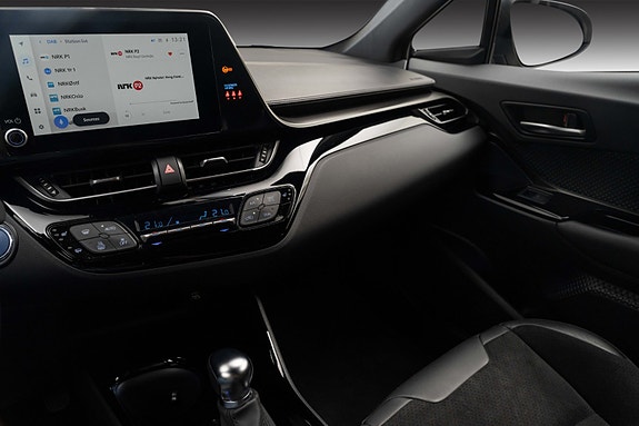 Toyota C-HR 12 of 25