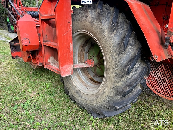 Deutz Fahr  M 660 skurtresker 20 of 26