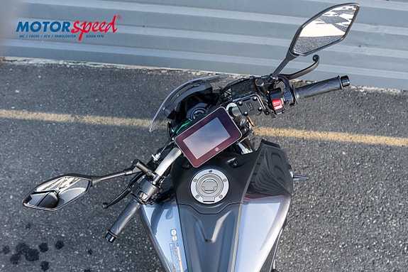 Yamaha MT-07 7 of 8