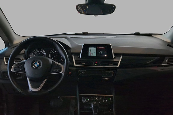 BMW 225xe 12 of 15